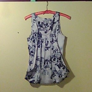 Women's Pullover Blouse.